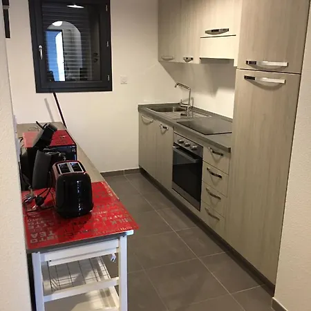 A 6 Minutes De Voiture - 46m2 Jardin Et Terrasse - Appt Rdc 4 Personnes *