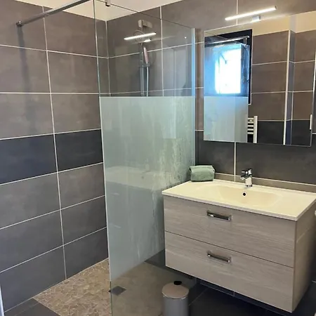 A 6 Minutes De Voiture - 46m2 Jardin Et Terrasse - Appt Rdc 4 Personnes דירה