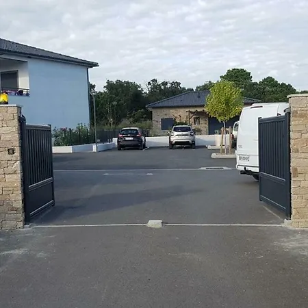 A 6 Minutes De Voiture - 46m2 Jardin Et Terrasse - Appt Rdc 4 Personnes דירה