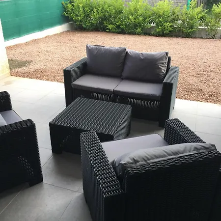 Apartmán A 6 Minutes De Voiture - 46m2 Jardin Et Terrasse - Appt Rdc 4 Personnes